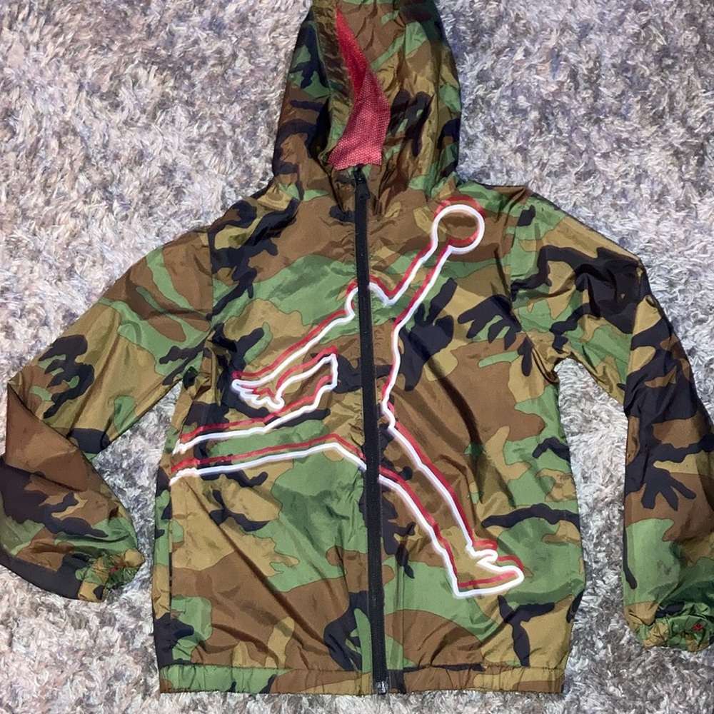 Kids 8-10 yrs size small Jordan NIKE camo hooded zip lightweight jacket